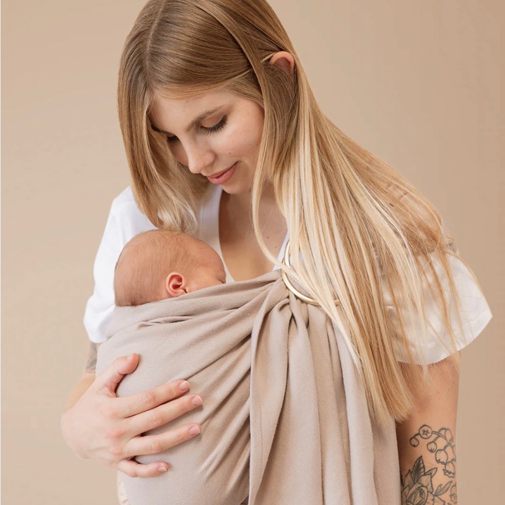 NWOT Wildbird modal ring sling in bendire with gold ring